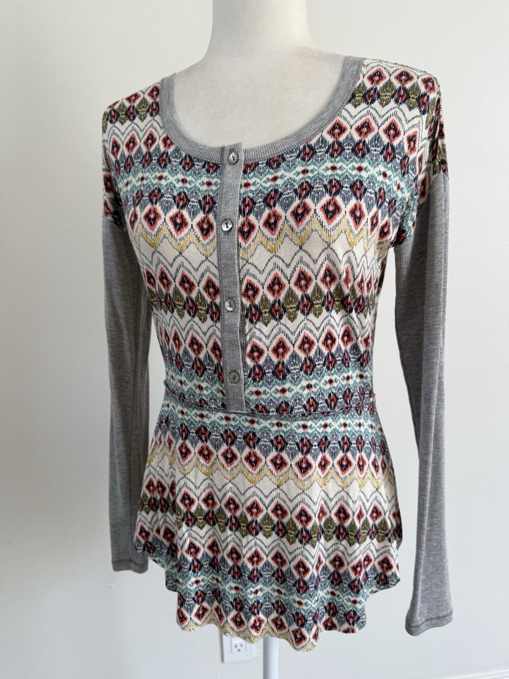 Sundance Women Boho Geometric Diamond Print Henley LS Top XS